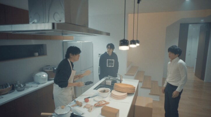 【写真・画像】田中圭&井浦新が弓道着姿で密着!「」「」ファン大興奮 2枚目