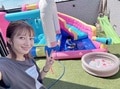 辻希美、自宅のバルコニーでプールを満喫する三男「朝から大変でした」
