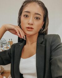 「社長の風格」「かっこいい」池田美優、大人っぽい雰囲気のセルフショットに称賛の声