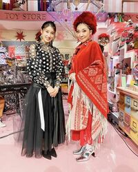 土屋太鳳、MISIA＆PUFFYらとの豪華写真に「皆さん美しくてかっこいい～！」と称賛の声