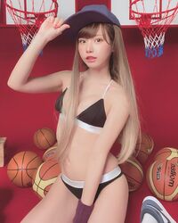 人気コスプレイヤー・えなこ、セクシーなスポーツコスプレに反響続々「バスケットボールの妖精」「銀河系で一番可愛い」