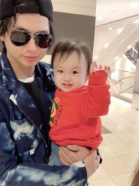 川崎希＆アレク、息子にGUCCIのトレーナーを購入「早速着てみるかな～」