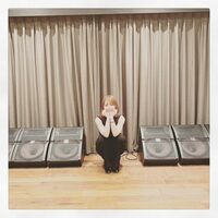 「#おうちでまあやらいぶ」に向けて猛特訓中！声優・内田真礼のスマイルショットに反響続々