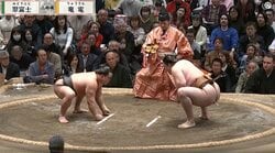 「対比がやばい」関取“最軽量”力士、160キロ超力士と対峙した一幕に驚きの声 「身長174あります？」予想以上の体格差際立つ
