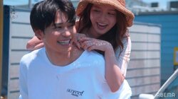 美脚あらわな川島海荷を年下夫がおんぶ！そのままスクワットで公開イチャイチャ『私たち結婚しました3』第7話