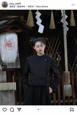 「まるで本物の夏油傑」と話題の“京都呉服屋店員”がフォロワー9万人突破を報告