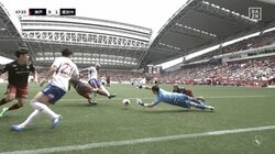 「さすがの決定力」日本代表GKの好セーブもなんの、スルーパス→スーパークロスからの鮮烈過ぎる連続攻撃で昨季王者の壁を崩し切った瞬間「非常に精度が高い」