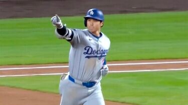 大谷翔平、54号3ラン＆イチロー超え57盗塁で「54-57」達成！ 4安打4