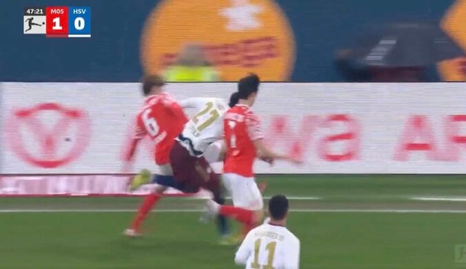 「どこから来たんや？」佐野海舟、体を回転させて“爆速ボール奪取”「マジで怪物」強靭フィジカルでカウンター阻止 5枚目