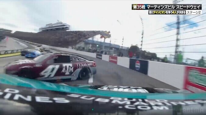 スピンした車の脇を「ギリギリ抜けていきました」 41歳ベテランレーサー、驚異の危機回避テクニックに「うまい」称賛の声 2枚目