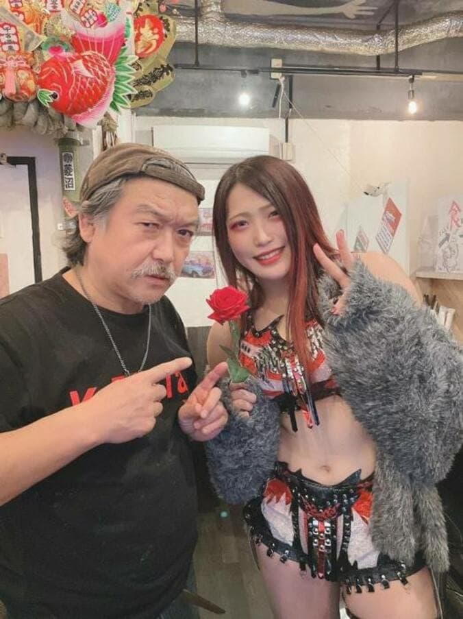  ビッグダディ『女子プロレス大賞』を受賞した三女との2ショットを公開「いい思い出になりました」  1枚目