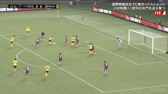 「Jとは基準が違う」FC東京が唖然…ドルトムントFWの“理不尽反転シュート”に国立騒然！「スペースない中で…」「えぐ」 5枚目