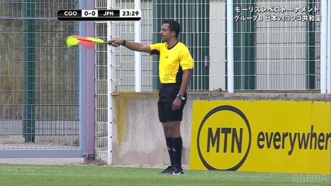 「なぜオフサイド?」「オンだな」“微妙ジャッジ”にファンもやもや「これオフやったら何も出来んやん」VARなしでラッキー?“幻の失点”が話題に 4枚目