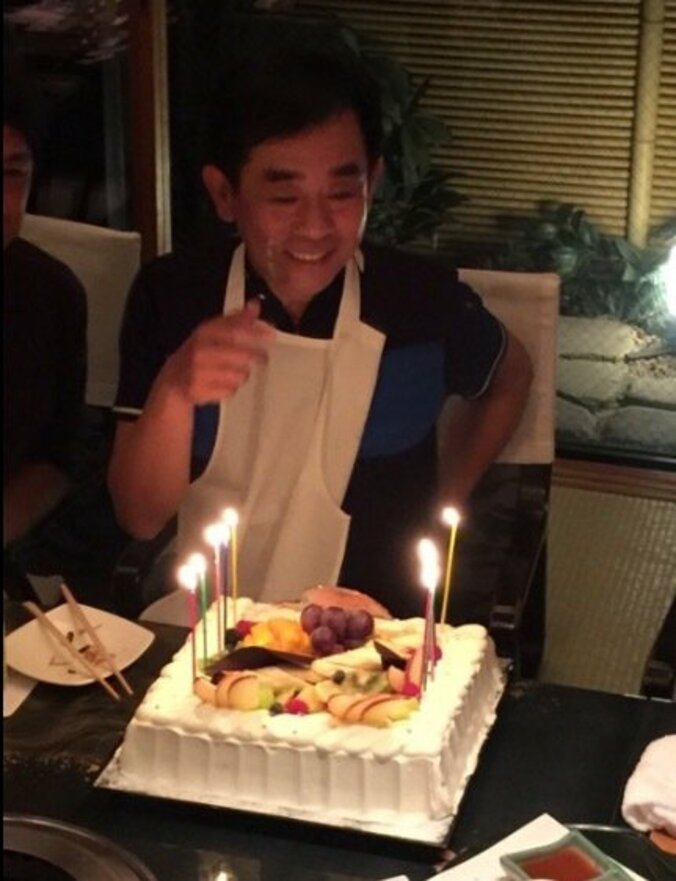 栗田貫一、誕生日会は「笑いっぱなしでものまね大会」 ものまねタレント集合ショットに反響 3枚目
