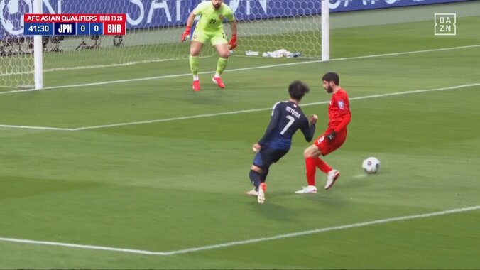 【映像】神技アウトサイドパスで衝撃のチャンスメイク