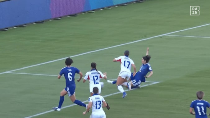 「一番難しいのを…」なでしこFWの“迫力スライディング弾”にOG岩渕真奈も驚愕！千葉玲海菜は「狙い通り」とニヤリ【女子アジアカップ】 4枚目