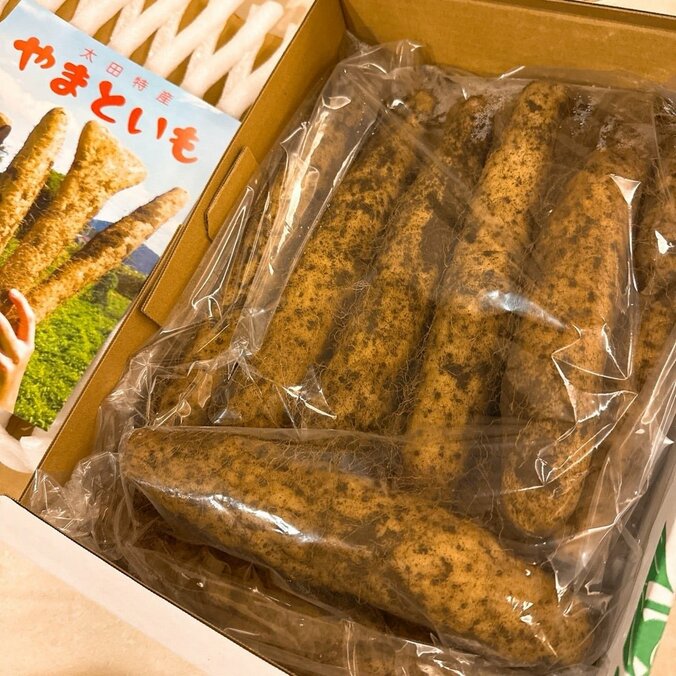 【写真・画像】小柳ルミ子、“妹”からの贈り物を明かす「年末年始の私の楽しみ」仲睦まじい“キスショット”も公開　1枚目