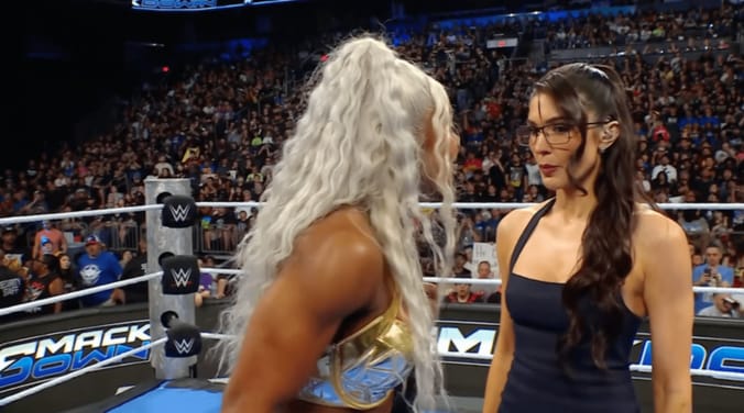 キャシーからマイクを強奪するジェイド