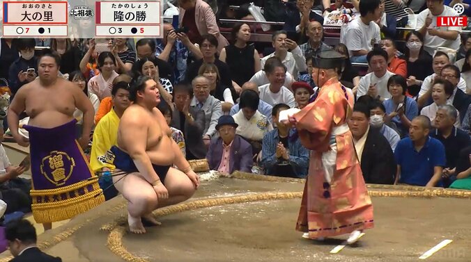 「すごい懸賞だな、しかし…」元若乃花、大の里が手にした懸賞の山にドン引き「ワイの年収以上の懸賞金」驚嘆の声も 2枚目