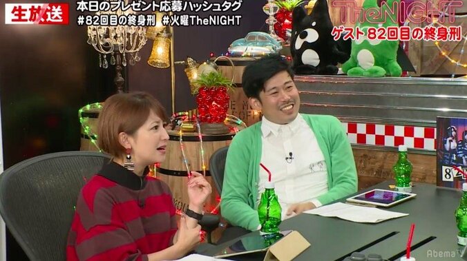 おっぱいにガムテープを巻いてライブするアイドル 2枚目