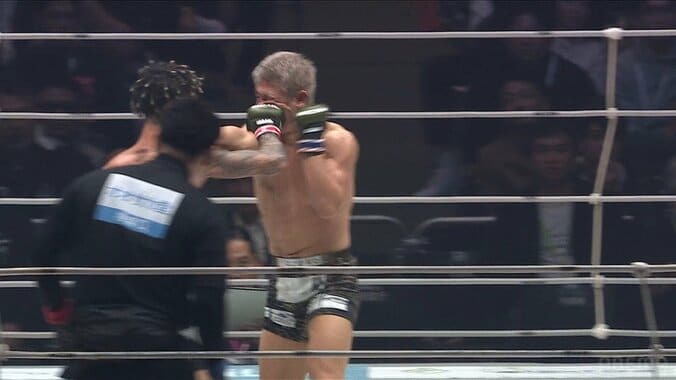 圧巻のKOショー