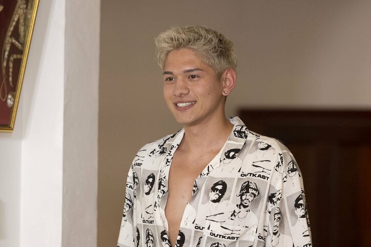 美人すぎるピラティス講師、年下金髪イケメンのアタックに塩対応「好きなタイプは年上」