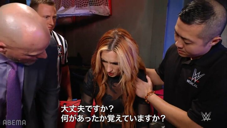 女子レスラー、回し蹴り“一発”で襲撃KO 「お前何やってんだ！」GMが“ブチギレ”た試合前の暴挙