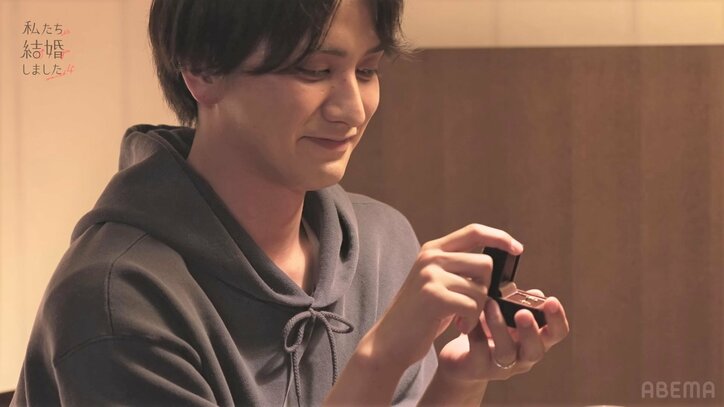 瀬戸利樹が2回目のプロポーズ！？気持ちのこもったサプライズに妻・紺野彩夏が感激で満面の笑み　川島海荷も絶賛「やるじゃん！」『私たち結婚しました4』第8話