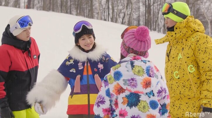 平祐奈＆武田玲奈＆岡本夏美がかわいすぎるスノボウェア姿を披露