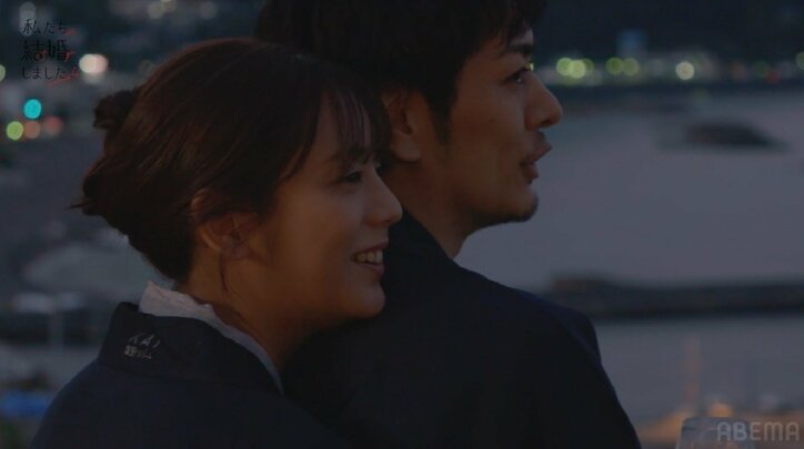 お風呂上がりの貴島明日香「くっついておく？」湯冷めしないように久保田悠来を後ろからギュッと抱きしめ…『私たち結婚しました4』第8話