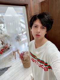 アレクサンダー『スタジオで美人ちゃんの撮影してます❤️』