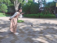 「ぽっぽっ~」福原遥、鳩の真似をした写真に絶賛の声「めっちゃ可愛い」