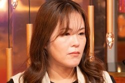 再婚相手は息子とわずか3歳差「同じ小学校に通っていた」歳の差婚の42歳女性に驚きの声