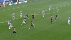 久保建英、“繊細”チップキックで敵を嘲笑うループパス「別格だな」「レベルがちがう」相手プレスを無効化する圧巻プレー！