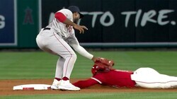 「アウトだろ」「セーフやんw」意見が割れた判定が覆った瞬間「神チャレンジ」エンゼルスが同シチュエーションで2回連続盗塁失敗→成功をつかみ取った一部始終