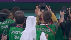 ロナウドがいるところが現場 スターを追いかける無数のカメラマン