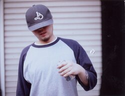 SWANKY SWIPEの名盤『Bunks Marmalade』からタイトル曲と"愚痴か？否か？"、BESのファースト・ソロ『REBUILD』から"The Process"と"How How High" feat.メシア The Flyの各カップリングでの7インチが2タイトル同時リリース