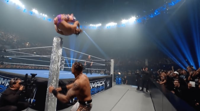 衝撃のアクロバティック技に観客もお口あんぐり