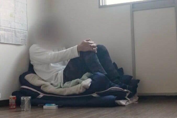 【写真・画像】大阪のワンルームで月10万円の年金生活…69歳男性が漏らした“孤独への恐怖”「友達も知り合いも一人もいない」「叶うなら、息子とたわいない話をして今の自分を忘れたい」　1枚目