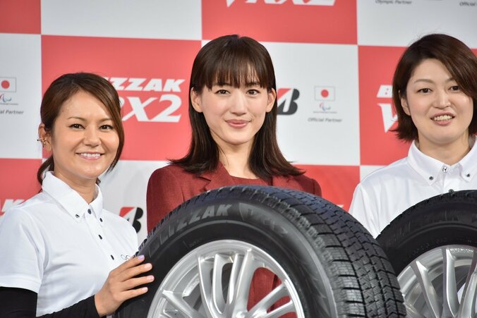 綾瀬はるか、体の柔らかさに自信あり！「わりと柔らかめ」 2枚目