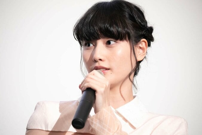 橋本愛、小6時の美少女写真を披露　当時の夢は「給料の高い会社に就職」 16枚目