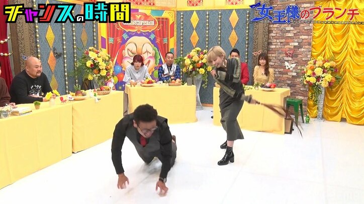 「このブタ野郎！」最上もが、人生初のSM女王様役に挑戦！ 鬼越トマホーク金ちゃんをムチでぶっ叩きスタジオ騒然