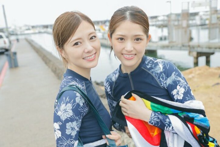 素の表情も満載!乃木坂46初の旅行ガイドブックが発売決定 