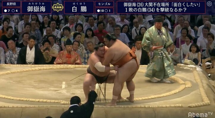 白鵬、電車道も「待った」　仕切り直しでは大相撲の末に御嶽海を寄り切って1敗死守