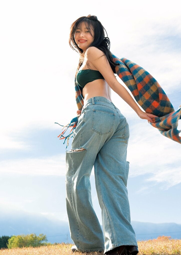 巻末グラビア:和内璃乃