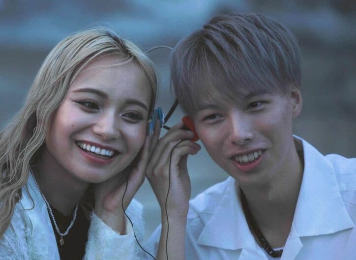 【写真・画像】有名芸能人の21歳イケメン息子、人気タレントの妹と手繋ぎで急接近「そんなんされたの初めてなんだけど…」　1枚目