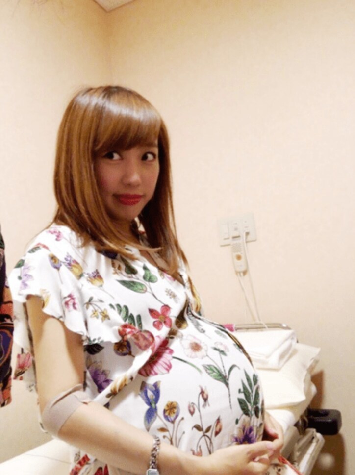 アレク 妻 川崎希の臨月のお腹を公開 来週からいつうまれても大丈夫 話題 Abema Times