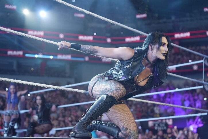 【映像】これは痛い…最恐女王が“竹刀メッタ打ち”で悶絶