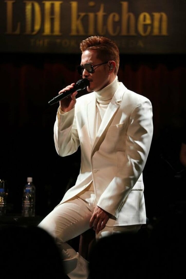 EXILE ATSUSHI、サプライズ出演で至極のクリスマスラブソングを披露！