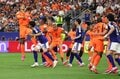 「公式の人違い？」「鎌田の1mmやん」日本代表まさかの“得点者訂正”にSNS騒然！小川航基→鎌田大地の連続技が「マンガみたい」
